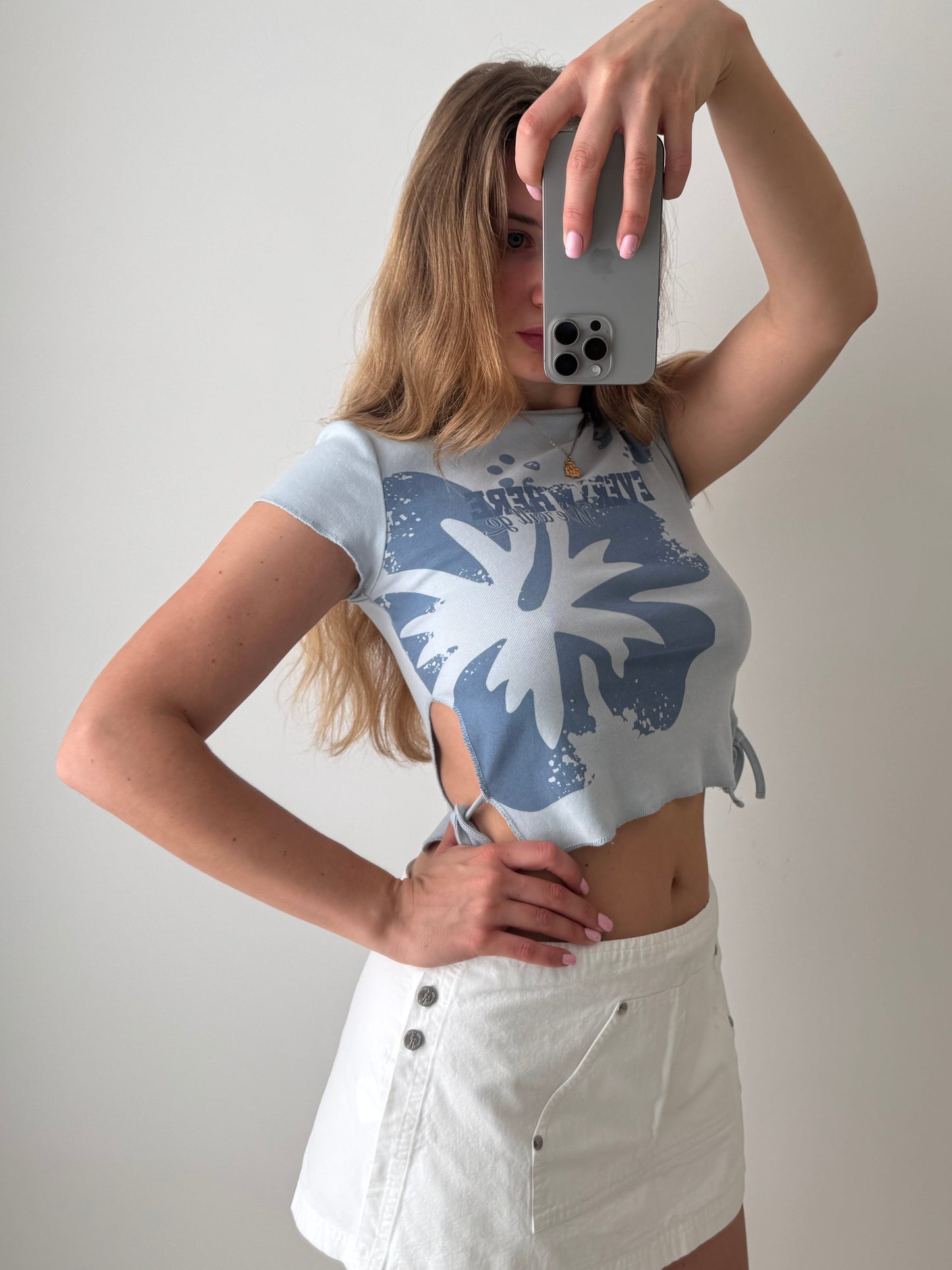 90s hibiscus baby tee - Size M