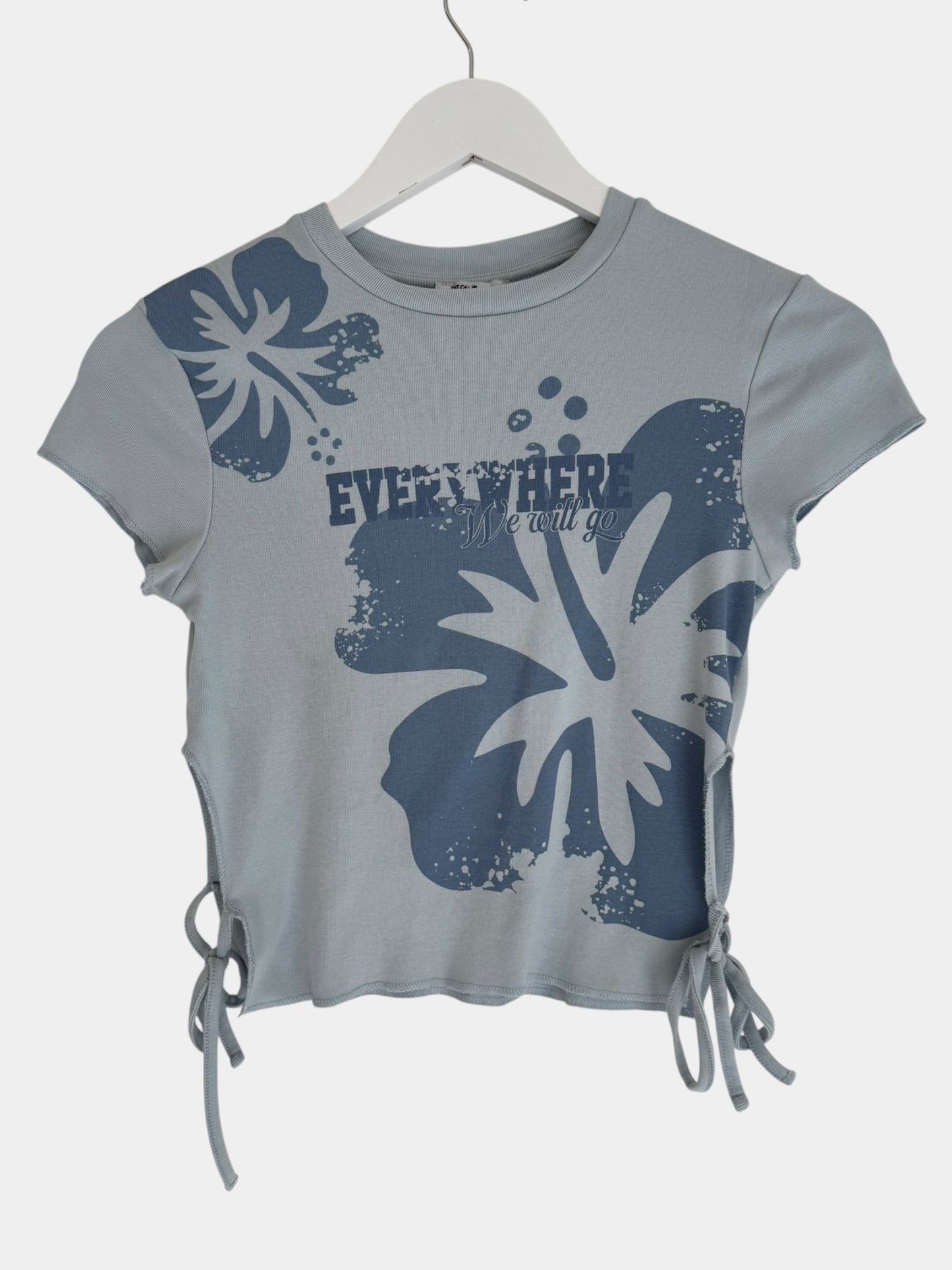 90s hibiscus baby tee - Size M