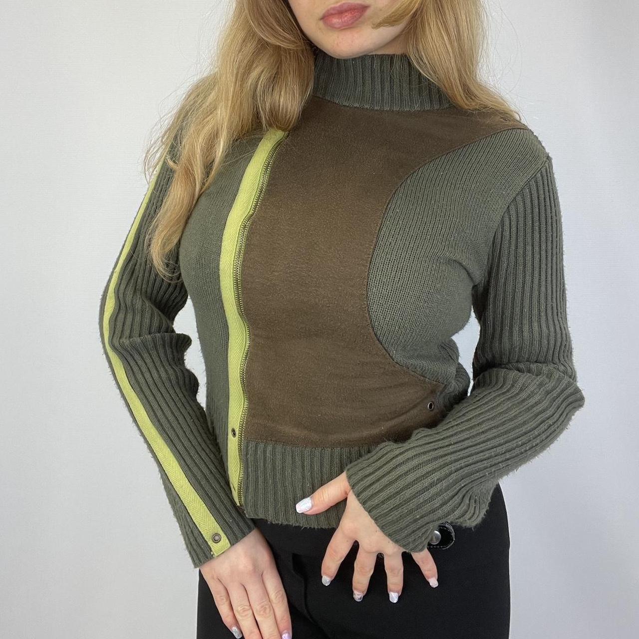 Khaki green jumper - Size M